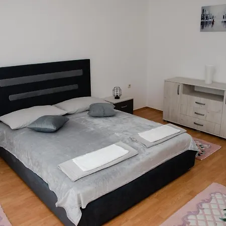 Apartman Lubussa Διαμέρισμα *